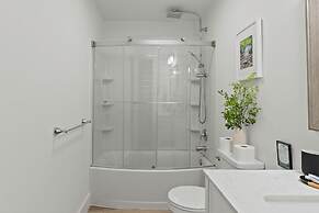 Trail House by Avantstay Walk to Creek Deck