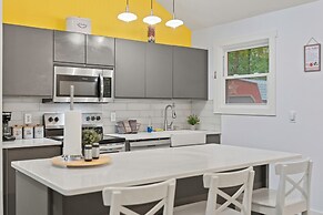 Trail House by Avantstay Walk to Creek Deck