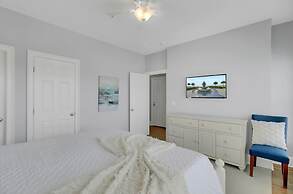 6 10th Avenue by Avantstay Steps to the Beach Pool 2691 Sqft