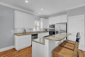 6 10th Avenue by Avantstay Steps to the Beach Pool 2691 Sqft