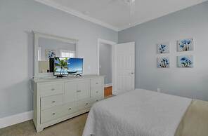 6 10th Avenue by Avantstay Steps to the Beach Pool 2691 Sqft