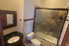 Sunset Shores Resort The Grand House by Avantstay