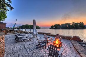 Sunset Shores Resort The Grand House by Avantstay