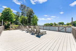 Sunset Shores Resort The Grand House by Avantstay