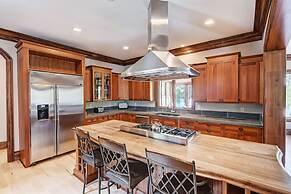 Sunset Shores Resort The Grand House by Avantstay