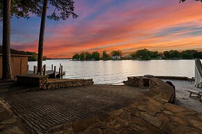 Sunset Shores Resort The Grand House by Avantstay