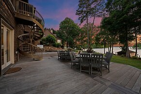 Sunset Shores Resort The Grand House by Avantstay