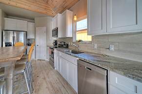 Big Trout by Avantstay Group Getaway w Dock