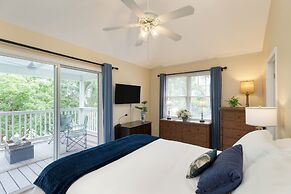 Keys to Paradise by Avantstay Balcony Pool Golf