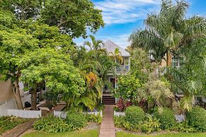 Keys to Paradise by Avantstay Balcony Pool Golf