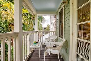 Keys to Paradise by Avantstay Balcony Pool Golf