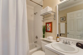 Keys to Paradise by Avantstay Balcony Pool Golf