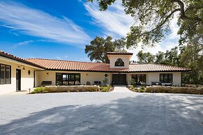 Rancho Robles by Avantstay Vineyard Villa w Views Pool Privacy