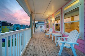 Casa Rosada by Avantstay Easy Beach Access Spacious Balcony Deck