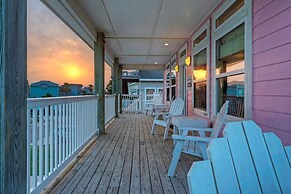 Casa Rosada by Avantstay Easy Beach Access Spacious Balcony Deck