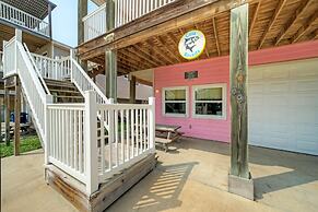 Casa Rosada by Avantstay Easy Beach Access Spacious Balcony Deck