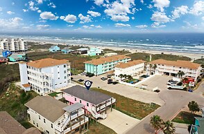 Casa Rosada by Avantstay Easy Beach Access Spacious Balcony Deck