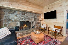 The Rustic Cottage by Avantstay Hot Tub Fire Pit Pool Table 5mins to T