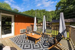 The Rustic Cottage by Avantstay Hot Tub Fire Pit Pool Table 5mins to T