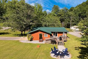 The Rustic Cottage by Avantstay Hot Tub Fire Pit Pool Table 5mins to T