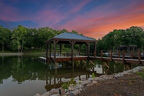 Gray Fox Lodge by Avantstay Waterslide Pool Theater Sleeps 23
