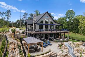 Gray Fox Lodge by Avantstay Waterslide Pool Theater Sleeps 23