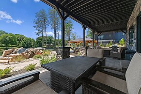Gray Fox Lodge by Avantstay Waterslide Pool Theater Sleeps 23
