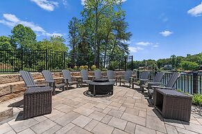 Gray Fox Lodge by Avantstay Waterslide Pool Theater Sleeps 23