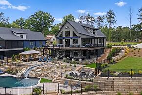 Gray Fox Lodge by Avantstay Waterslide Pool Theater Sleeps 23