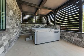 Gray Fox Lodge by Avantstay Waterslide Pool Theater Sleeps 23