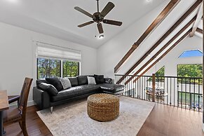 Gray Fox Lodge by Avantstay Waterslide Pool Theater Sleeps 23