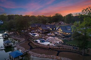 Gray Fox Lodge by Avantstay Waterslide Pool Theater Sleeps 23
