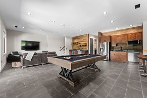 Gray Fox Lodge by Avantstay Waterslide Pool Theater Sleeps 23