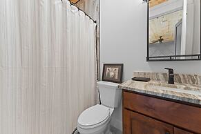 Gray Fox Lodge by Avantstay Waterslide Pool Theater Sleeps 23