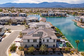 Lago Luxe by Avantstay Lakefront Private Pool Great for Festival Seaso