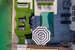 Lago Luxe by Avantstay Lakefront Private Pool Great for Festival Seaso