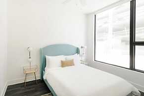 The Grove 6 by Avantstay Private Balcony