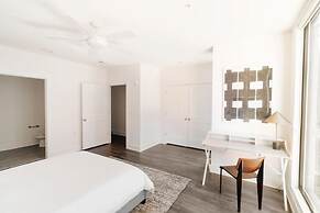 The Grove 6 by Avantstay Private Balcony