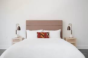 The Grove 6 by Avantstay Private Balcony