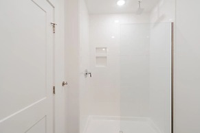 The Grove 6 by Avantstay Private Balcony