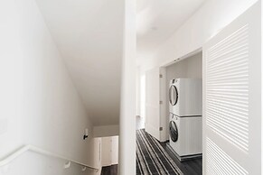 The Grove 6 by Avantstay Private Balcony