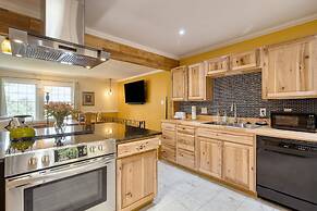 Hyannis 10min to Asheville Firepit Ping Pong