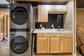 Hyannis 10min to Asheville Firepit Ping Pong