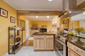 Hyannis 10min to Asheville Firepit Ping Pong