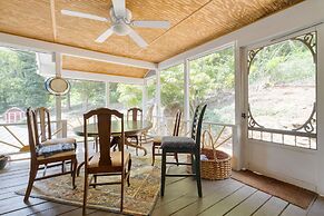 Hyannis 10min to Asheville Firepit Ping Pong