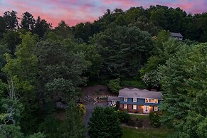 Hyannis 10min to Asheville Firepit Ping Pong