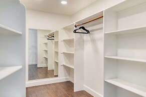 Explorer by Avantstay Close to Slopes Game Room Guest Suite