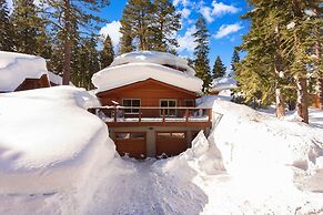 Explorer by Avantstay Close to Slopes Game Room Guest Suite