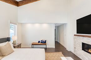 Explorer by Avantstay Close to Slopes Game Room Guest Suite