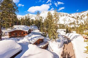 Explorer by Avantstay Close to Slopes Game Room Guest Suite